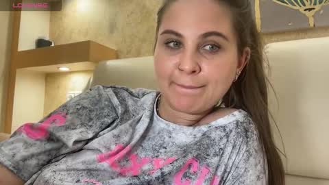 Snapshot of evahazardd chatting on 24, 10, 2025 EvaHazard online show from 24, 10, 2025