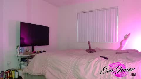 Eva online show from 9, 10, 2025