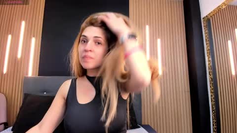 Snapshot of evaloviaa_ chatting on 6, 5, 2026 Eva online show from 6, 5, 2026