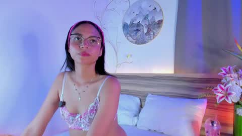 Snapshot of evalune_ chatting on 6, 5, 2026 . online show from 6, 5, 2026