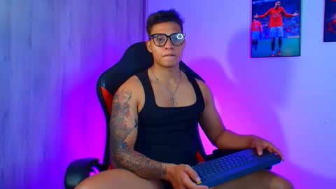 EVAN GREY online show from 9, 10, 2025