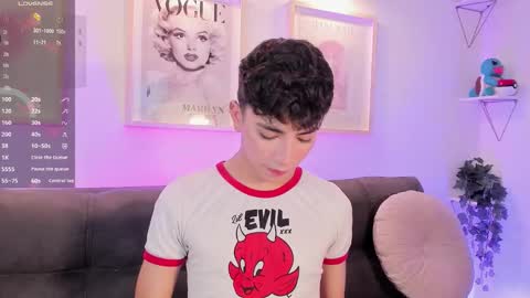 Snapshot of evan_voss chatting on 26, 10, 2025 Evan voss  help me get 200 likesindependent model online show from 26, 10, 2025