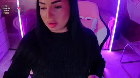 Snapshot of evanew_ chatting on 5, 10, 2025 Eva online show from 5, 10, 2025