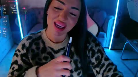 Snapshot of evanew_ chatting on 26, 10, 2025 Eva online show from 26, 10, 2025