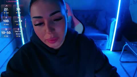 Snapshot of evanew_ chatting on 9, 11, 2025 Eva online show from 9, 11, 2025