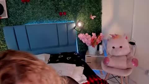 Snapshot of evangelyne_rose chatting on 11, 2, 2026 Evangelyne online show from 11, 2, 2026