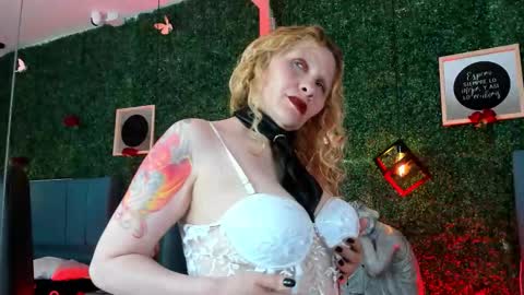 Snapshot of evangelyne_rose chatting on 17, 2, 2026 Evangelyne online show from 17, 2, 2026