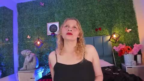 Snapshot of evangelyne_rose chatting on 23, 2, 2026 Evangelyne online show from 23, 2, 2026