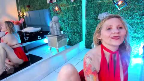 Snapshot of evangelyne_rose chatting on 24, 2, 2026 Evangelyne online show from 24, 2, 2026