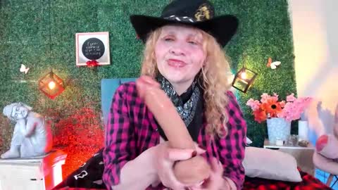 Snapshot of evangelyne_rose chatting on 27, 2, 2026 Evangelyne online show from 27, 2, 2026