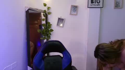 Snapshot of evania_lorns chatting on 10, 6, 2026 eva online show from 10, 6, 2026