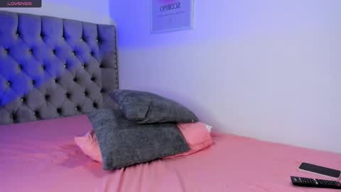 Eva Olimpo online show from 6, 4, 2026