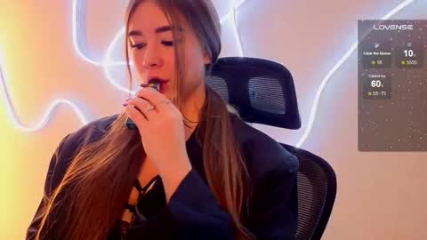 Snapshot of evapuff chatting on 14, 11, 2025 evapuff online show from 14, 11, 2025