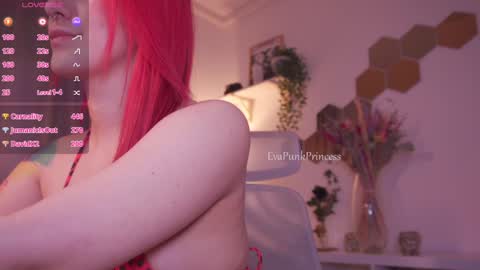 Snapshot of evapunkprincess chatting on 14, 1, 2025 Eva online show from 14, 1, 2025