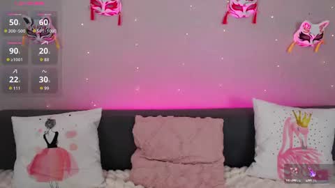 Snapshot of evarey_ chatting on 21, 6, 2026 Adelina online show from 21, 6, 2026