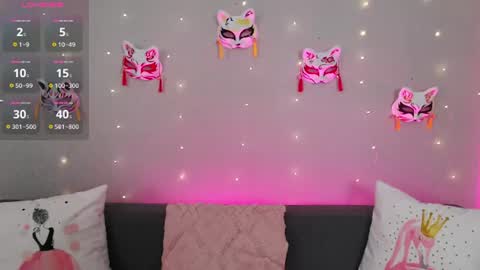 Snapshot of evarey_ chatting on 22, 6, 2026 Adelina online show from 22, 6, 2026