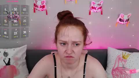 Snapshot of evarey_ chatting on 23, 6, 2026 Adelina online show from 23, 6, 2026