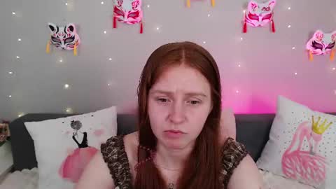 Snapshot of evarey_ chatting on 25, 6, 2026 Adelina online show from 25, 6, 2026