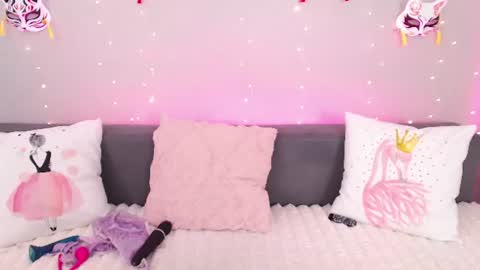 Snapshot of evarey_ chatting on 15, 7, 2026 Adelina online show from 15, 7, 2026