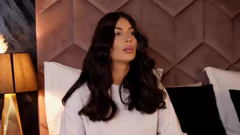 EvaRhea online show from 29, 9, 2025