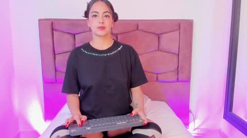Snapshot of evaritz__ chatting on 9, 1, 2025 EVARITZ online show from 9, 1, 2025