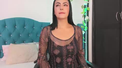 Snapshot of evaritz__ chatting on 1, 3, 2025 EVARITZ online show from 1, 3, 2025