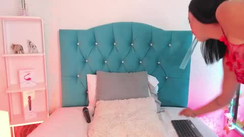 Snapshot of evaritz__ chatting on 7, 3, 2025 EVARITZ online show from 7, 3, 2025