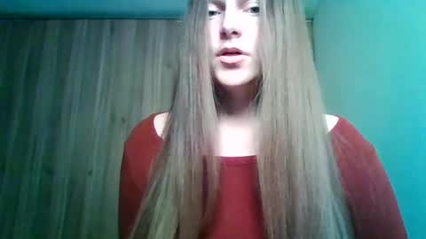 Snapshot of evasapples2026 chatting on 5, 6, 2026 evasapples2026 online show from 5, 6, 2026