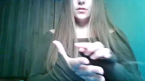 Snapshot of evasapples2026 chatting on 12, 6, 2026 evasapples2026 online show from 12, 6, 2026