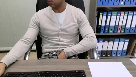 Snapshot of evasionee chatting on 27, 10, 2025 Evasionee online show from 27, 10, 2025