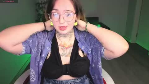 Snapshot of evathewitcher chatting on 28, 6, 2026 EvaTheWitcher online show from 28, 6, 2026