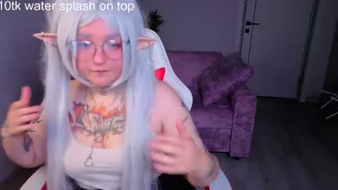 Snapshot of evathewitcher chatting on 9, 7, 2026 EvaTheWitcher online show from 9, 7, 2026