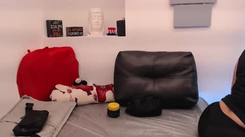 Eva Twiss online show from 23, 3, 2026