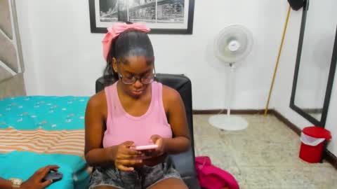 Snapshot of evaxemma chatting on 13, 2, 2026 Eva And Emmanuel online show from 13, 2, 2026