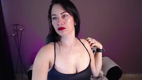 Snapshot of evee_e chatting on 22, 5, 2026 Evee online show from 22, 5, 2026