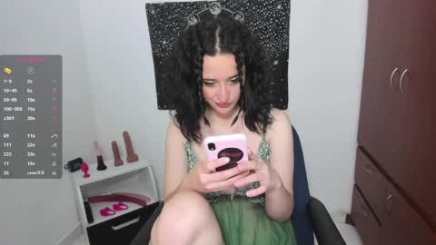 Snapshot of evee_uwu chatting on 4, 1, 2025 Eve Jane online show from 4, 1, 2025