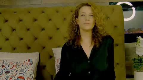 EveHamilton online show from 2, 2, 2026