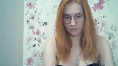 Snapshot of eveliina_shy chatting on 24, 4, 2026 Evelina online show from 24, 4, 2026