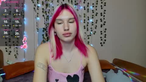 Snapshot of evelinalu chatting on 21, 11, 2025 Evelina online show from 21, 11, 2025