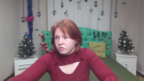 Snapshot of evelinaredfox chatting on 16, 12, 2025 EvelinaRedfox online show from 16, 12, 2025