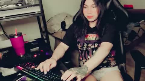 Snapshot of evelyn420521 chatting on 27, 5, 2026 evelyn420521 online show from 27, 5, 2026