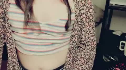 Snapshot of evelyn420521 chatting on 28, 5, 2026 evelyn420521 online show from 28, 5, 2026