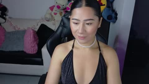 Snapshot of evelyn_ch_ chatting on 10, 10, 2025 Evelyn online show from 10, 10, 2025