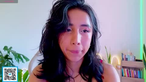 Snapshot of evelyn_chelle chatting on 10, 9, 2025 Im Eve or Chelle Next Stream 191224 online show from 10, 9, 2025