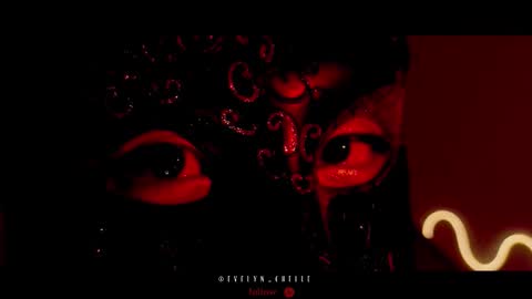 Snapshot of evelyn_chelle chatting on 5, 1, 2026 Im Eve or Chelle Next Stream 191224 online show from 5, 1, 2026