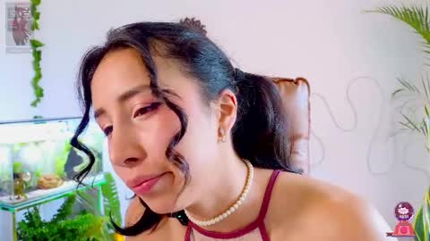 Snapshot of evelyn_chelle chatting on 17, 4, 2026 Im Eve or Chelle Next Stream 191224 online show from 17, 4, 2026