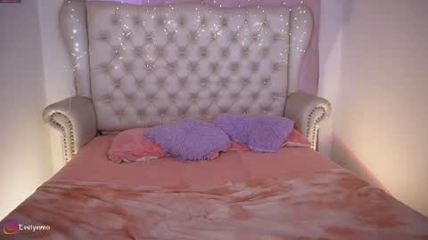 Snapshot of evelyn_evelyn chatting on 29, 6, 2026 evelyn evelyn online show from 29, 6, 2026