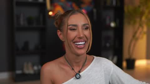 Evelyn online show from 31, 5, 2026