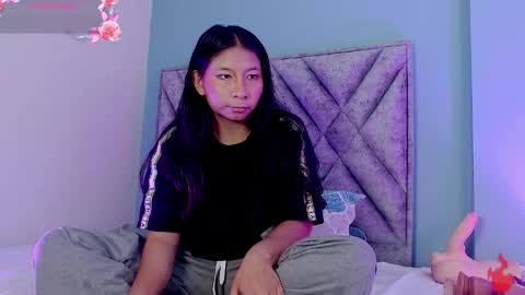 Snapshot of evelyn_flores1 chatting on 30, 3, 2026 online show from 30, 3, 2026