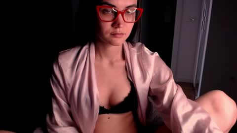 Evelyn online show from 17, 4, 2026